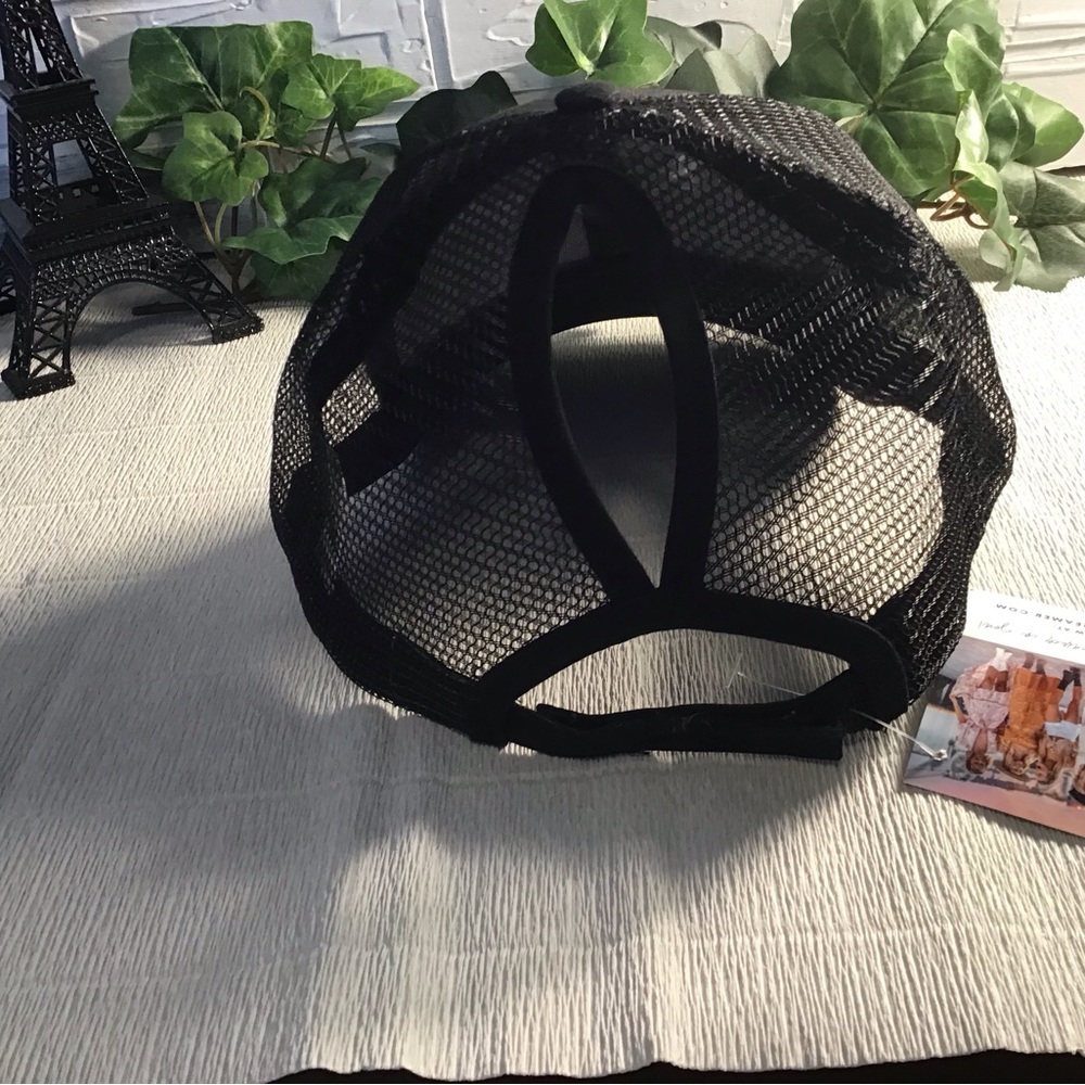 Ladie’s Black pony tail cap - Picture 5 of 6